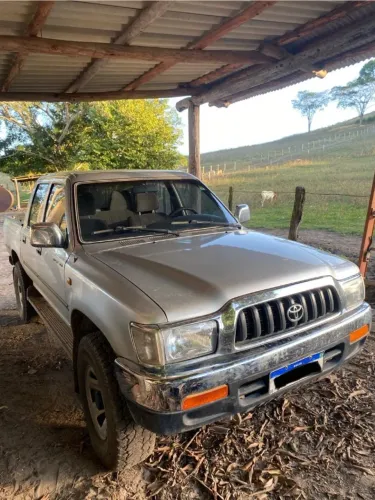 Toyota Hilux CD SRV 4X2 3.0 8V 90cv Diesel 2003