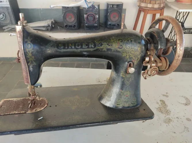 Máquina de costura Singer
