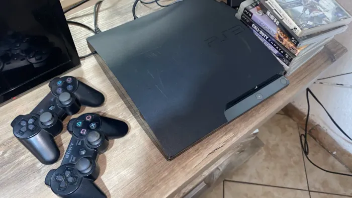 PlayStation 3 com 2 controles e 6 jogos Limeira 
