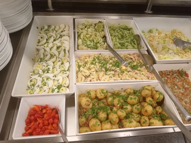 Saladeira urgente.