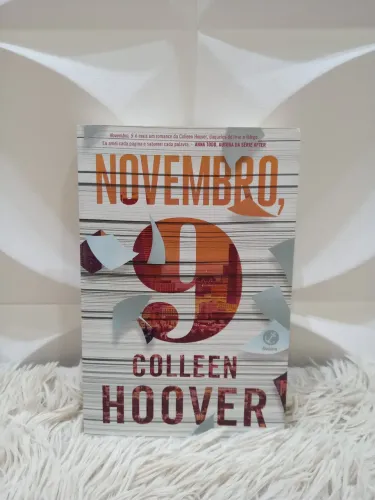 Livro Novembro, 9 - Colleen Hoover - Usado