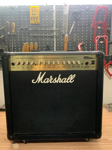 Amplificador Marshall MG50 DFX