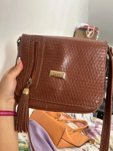 Bolsa Tira Colo Pouch Marrom transversal