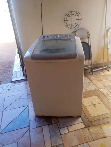 Vendo máquina de 12 kilos pra concerto