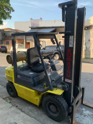 Empilhadeira komatsu 25 2.500kg