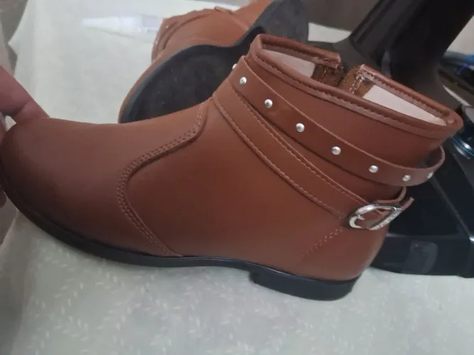 Bota Infantil molequinha usada somente 1 vez