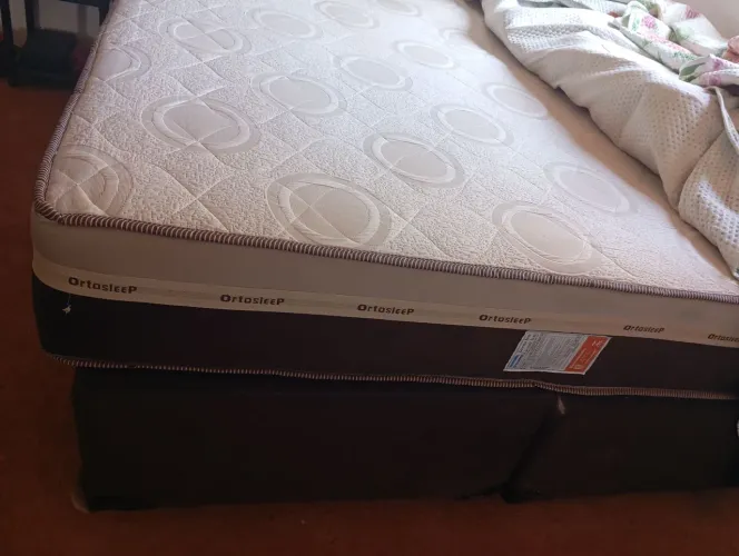 Vende_se cama Queen semi nova