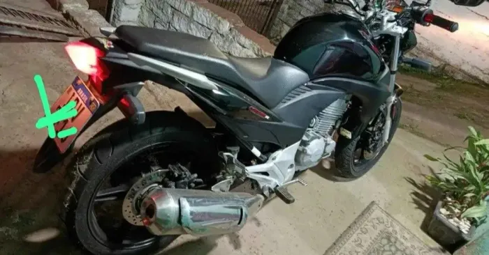 Cb 300 2010 vela fina 