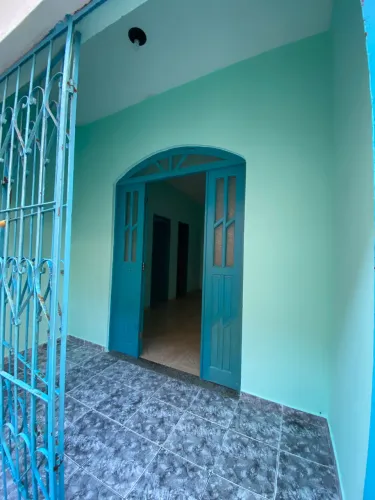 Aluga se casa 2/4