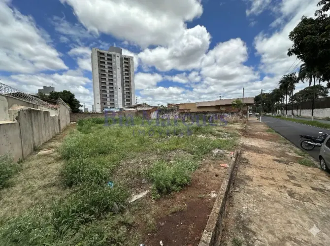 TERRENO COMERCIAL À VENDA NA AVENIDA 1º DE MAIO | VILA VIRGÍNIA | 838 M²