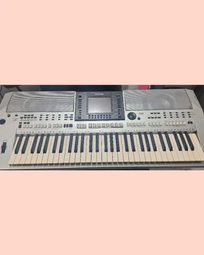 Yamaha PSR-S900 ? 61 teclas, arranjador profissional. Usado, confira!