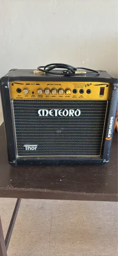 Amplificador meteoro Thor plus para guitarra 