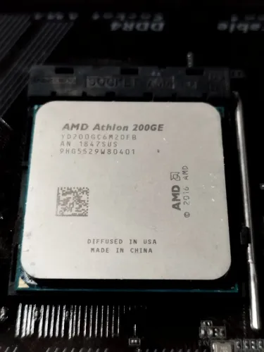 Kit AM4 A320 + Athlon 200GE + 4GB DDR4 | Vídeo Integrado Radeon Vega 2gb