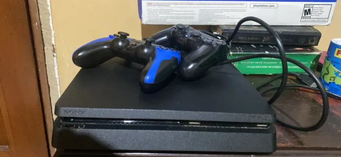 Ps4 slim 1TB