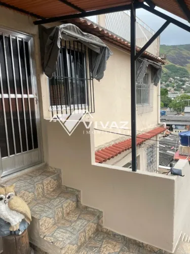 02 Casas de Vila ambas de 01 Quarto em Quintino