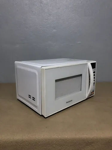 Microondas Panasonic 23 litros - bem conservado