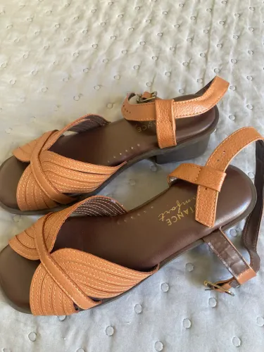 Sandália comfort couro Constance