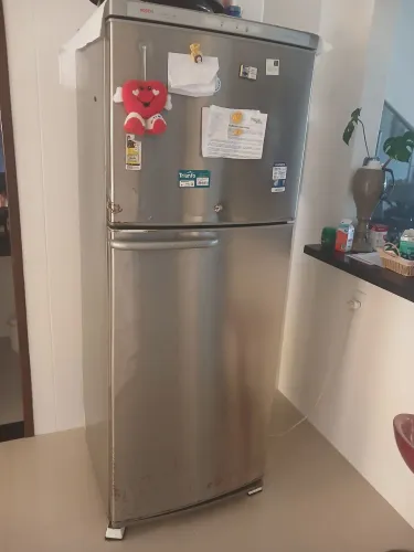 Geladeira bosch inox, 470 litros a venda ( leia o anúncio com atenção).