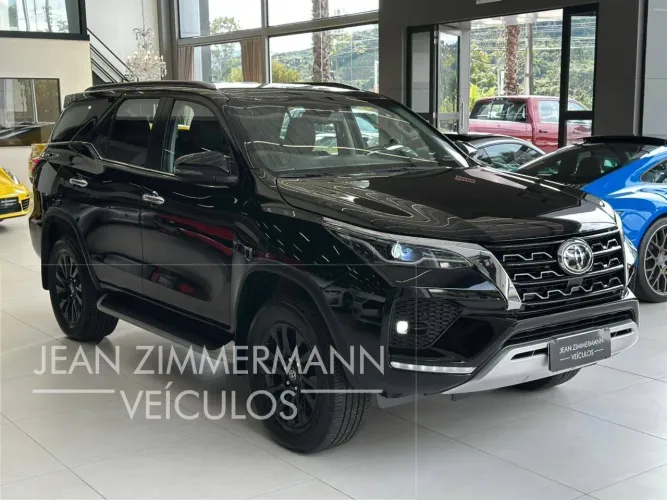 Toyota Hilux SW4 SRX 4X4 2.8 TDI 16V Dies. Aut. 2021