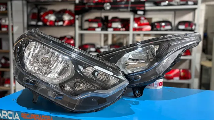Par de farol Fiat Strada 2020/2024 original 