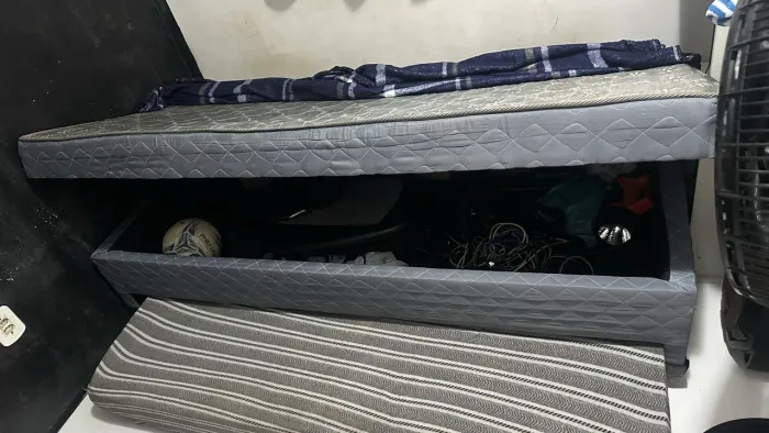 CAMA DE SOLTEIRO (com Baú e cama auxiliar )