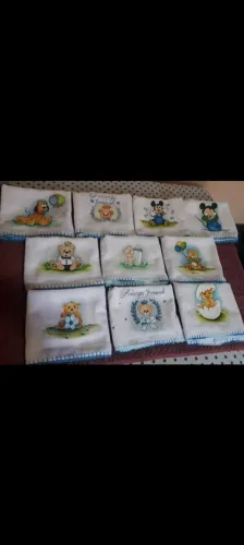 Fraldas pintadas e com crochê 