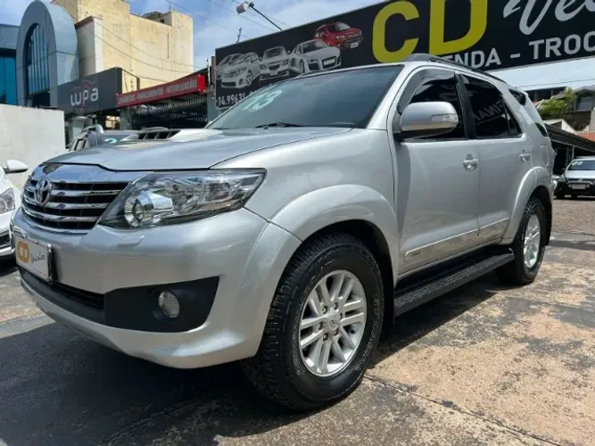 Toyota Hilux SW4 SRV D4-d 4X4 3.0 TDI Dies. AUT 2013