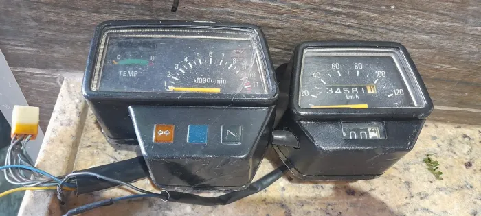 Vendo peças da dt 200 em ótimo estado..