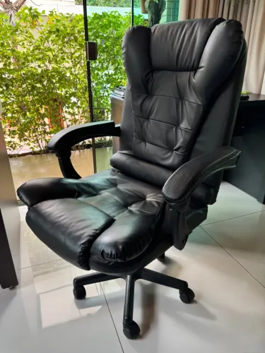 Cadeira Presidente Ergonômica Python Fly com Encosto Reclinável