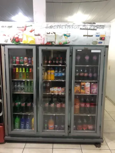 Vendo ou troco freezer 3 portas leia a descrição