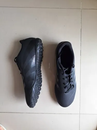 Chuteira Society tamanho 41 Adidas Predator Essencials 25.4