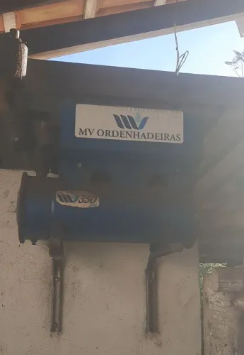 Vendo Ordenhadeira e outros
