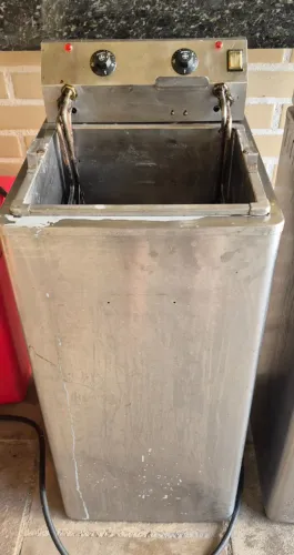 Fritadeira elétrica 220v - precisa de manutenção