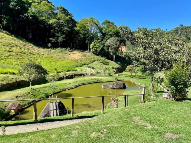 Sítio 30.000m² com Lago, Nascentes e Estrutura Completa em Domingos Martins/ES - Casa com 