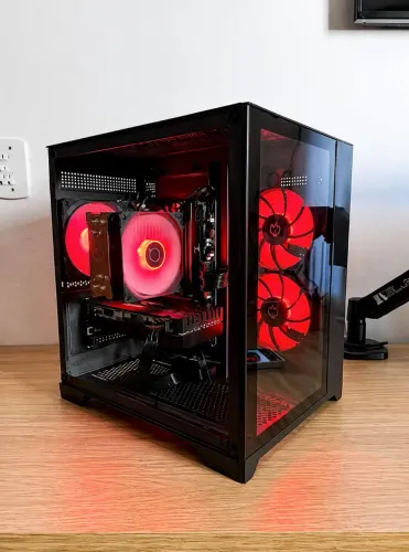PC Gamer Ryzen 5 + RX 6600M + SSD 1TB