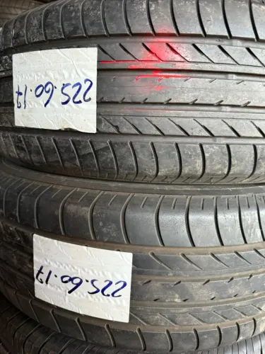 Pneu 225/60/17 Hankook  90 % vida útil
