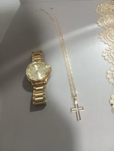 Cordão e relógio
