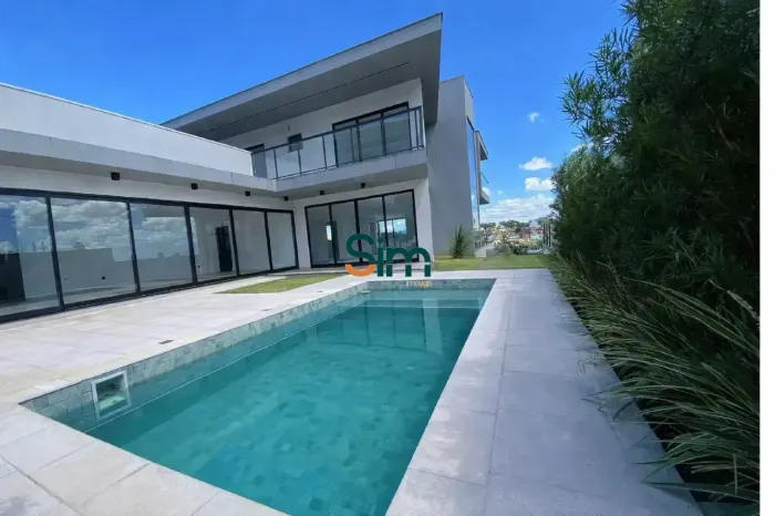 Casa residencial de 488 m² com 3 suítes, piscina e 4 vagas no Jardim Europa, Chapecó