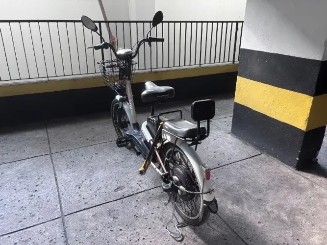 Bicicleta elétrica lev bateria de lítio