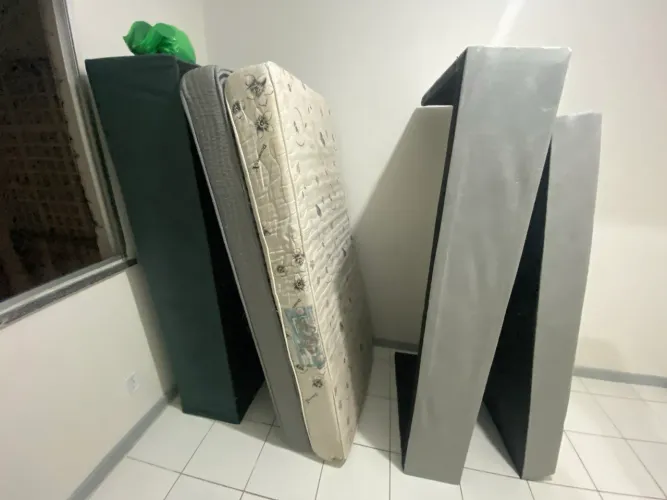 Cama de solteiro (duas camas)