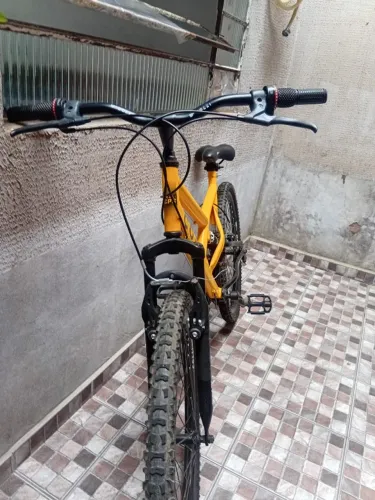 Bicicleta Caloi aro 26 amarela