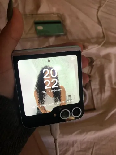 Z foi 6 com defeito na tela frontal