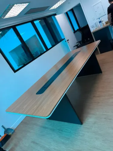MESA PARA REUNIÃO TAMPO ORGÂNICO