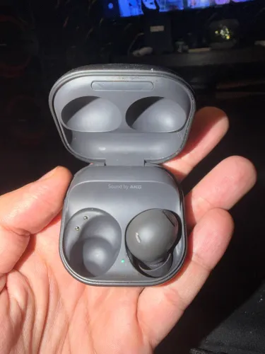 Vendo Galaxy Buds 2 Pro (Apenas o lado direito e a caixa)