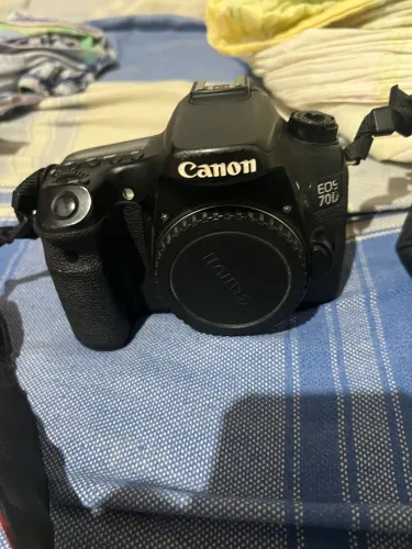Kit Canon 70D + 50mm 1.8 + 24mm 2.8 + 3 Baterias + Bolsa ( olha a descrição) ?
