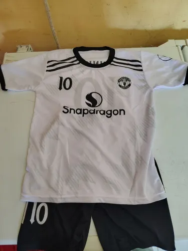 Conjunto Manchester United Infantil Novo - 10 a 13 Anos