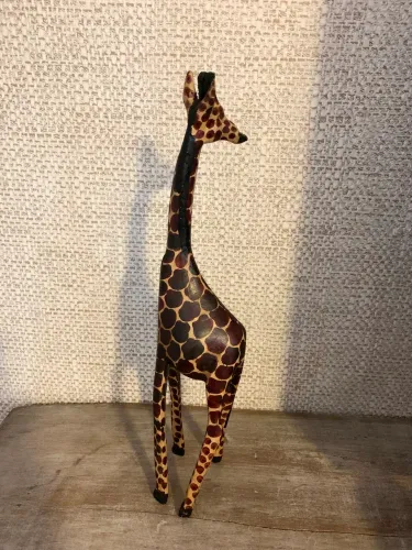 Girafa Africana em Madeira - 32 cm altura 