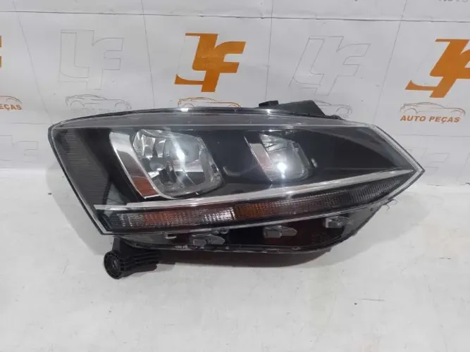 Farol Direito Volkswagen Fox 2015 A 2021 Spacefox 2015 A 19 (Usado)