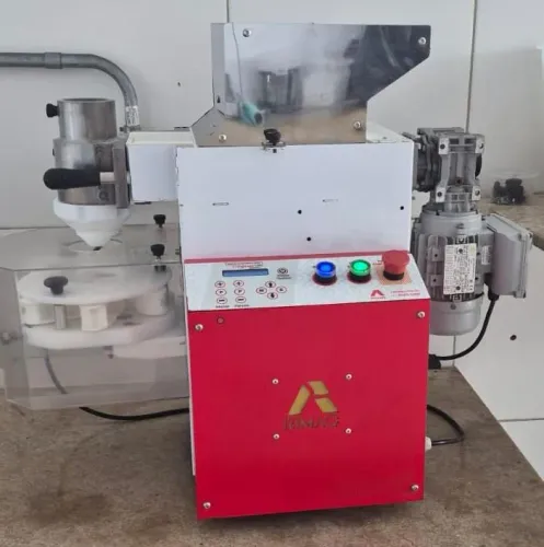Máquina de salgados degust plus digital