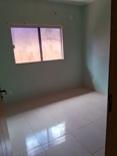 Alugo casa no aureny 3, bem localizada